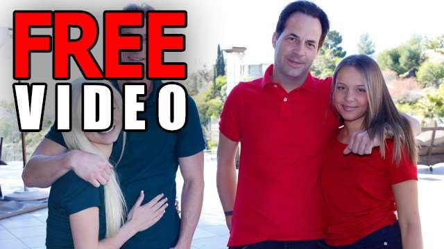 好哥们互换继女，体验彼此紧致嫩穴的快感【DaughterSwap】